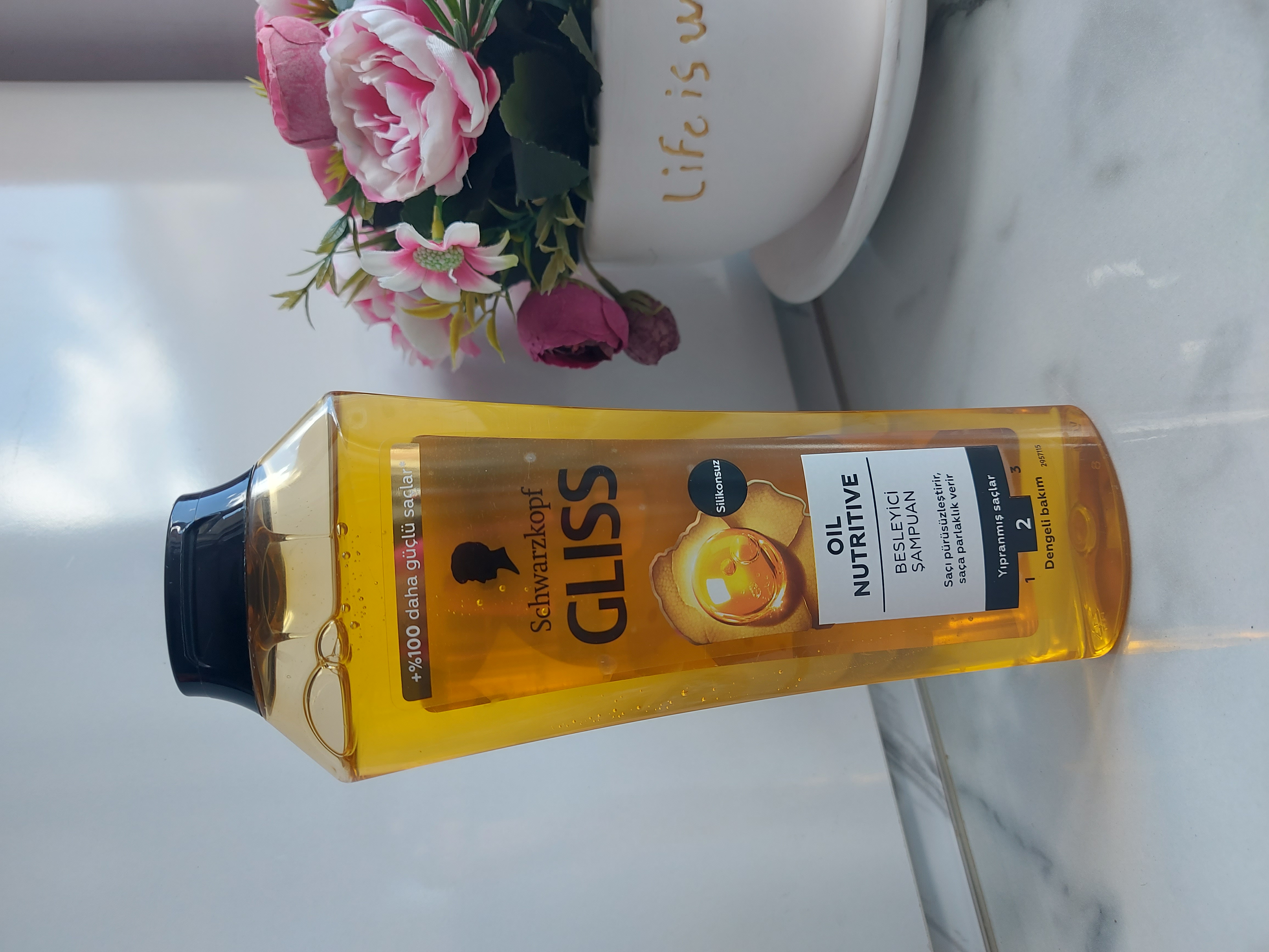 شامپو گلیس طلایی شفاف مدل Gliss Oil Nutritive حجم 400 میل