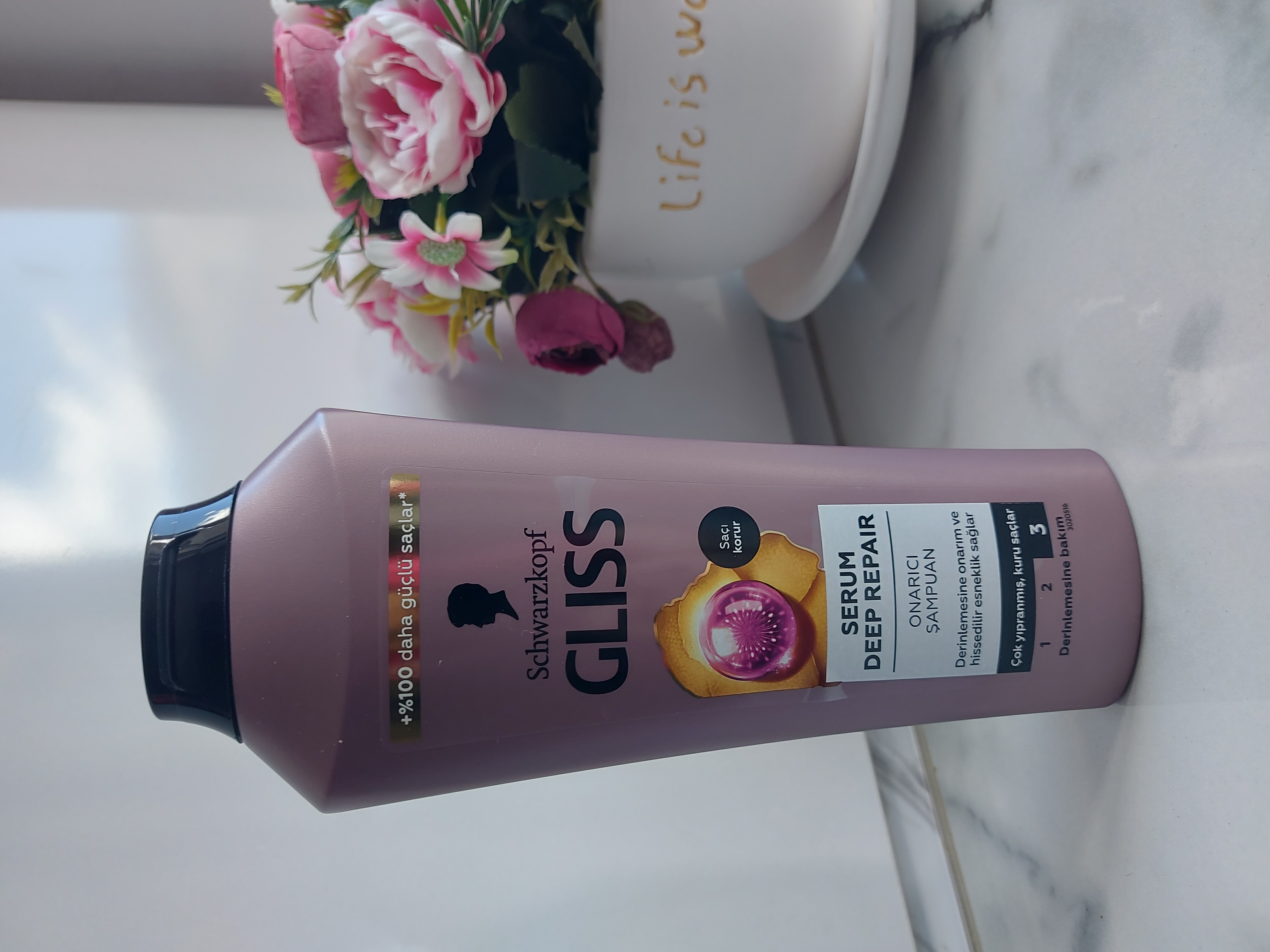شامپو ترمیم کننده مو Gliss مدل serum deep repair مناسب برای موهای آسیب دیده حجم 400 میل