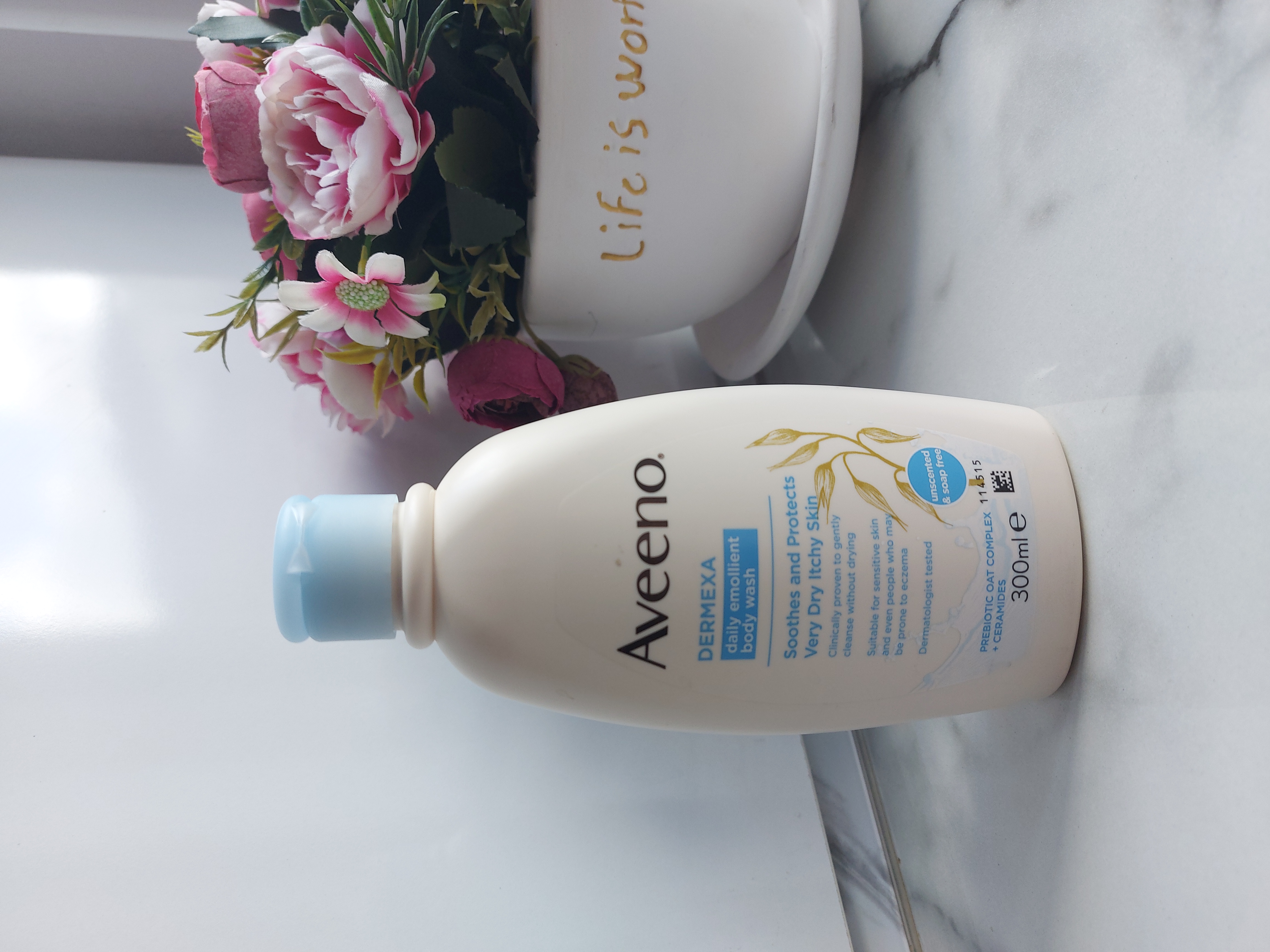 شامپو سر و بدن بچه آوینو Aveeno حجم ۳۰۰ میل