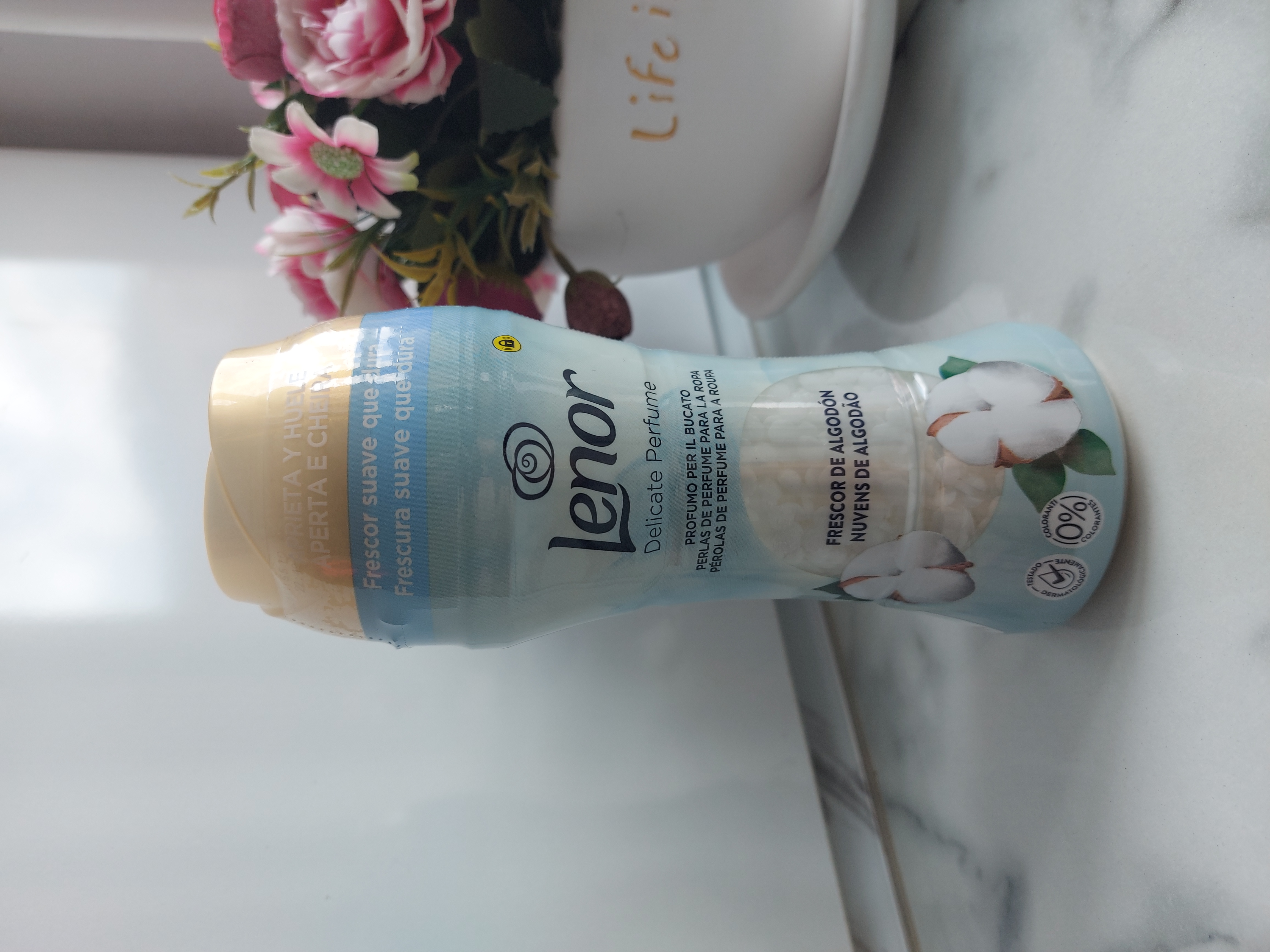 دانه های خوشبو کننده لباس لنور Lenor رایحه Cool Cotton حجم۱۹۵